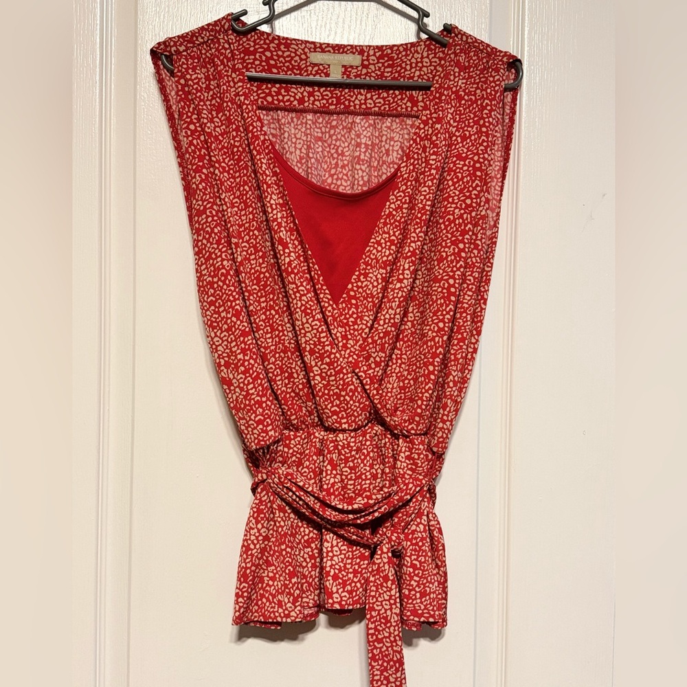 🪷Banana Republic Red and White Leopard Blouse
